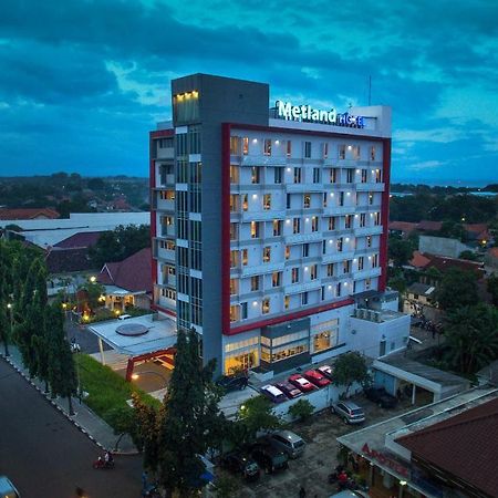 Metland Hotel Cirebon Luaran gambar