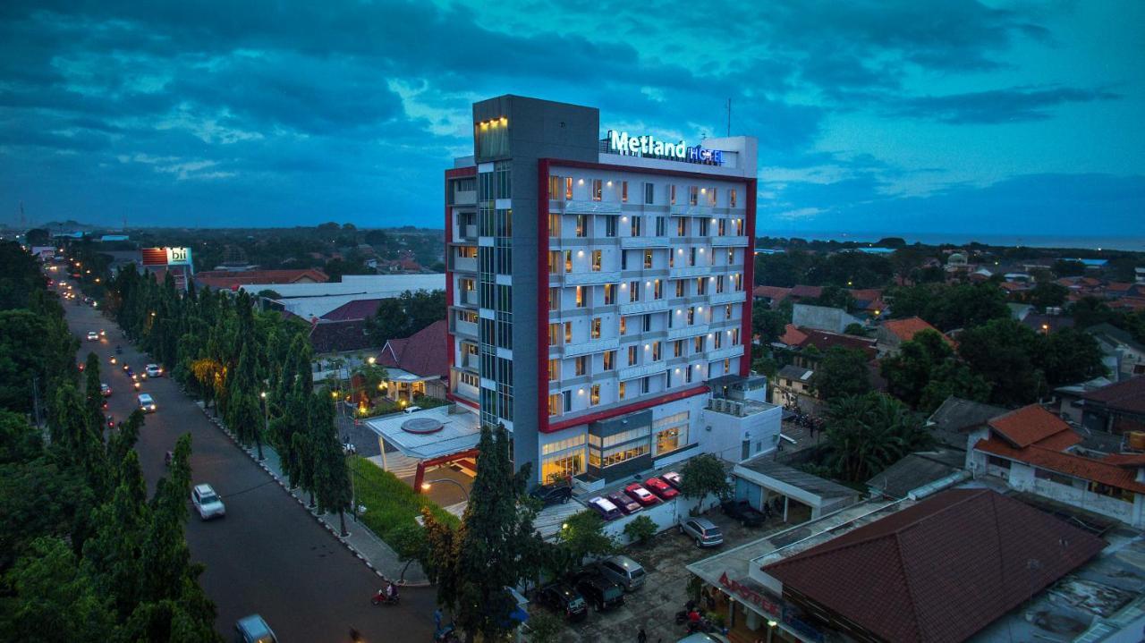 Metland Hotel Cirebon Luaran gambar