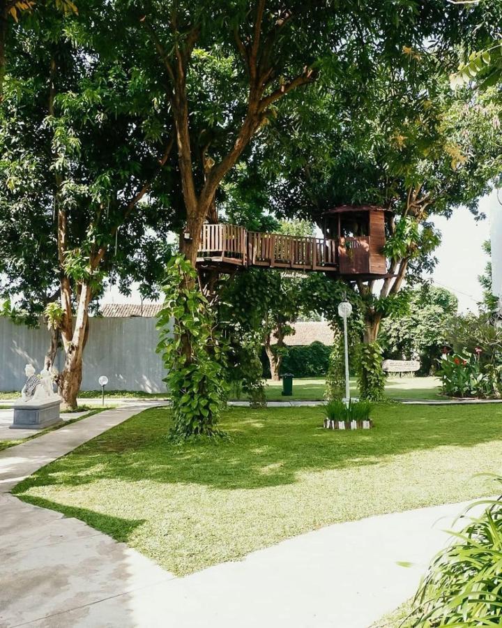Metland Hotel Cirebon Luaran gambar