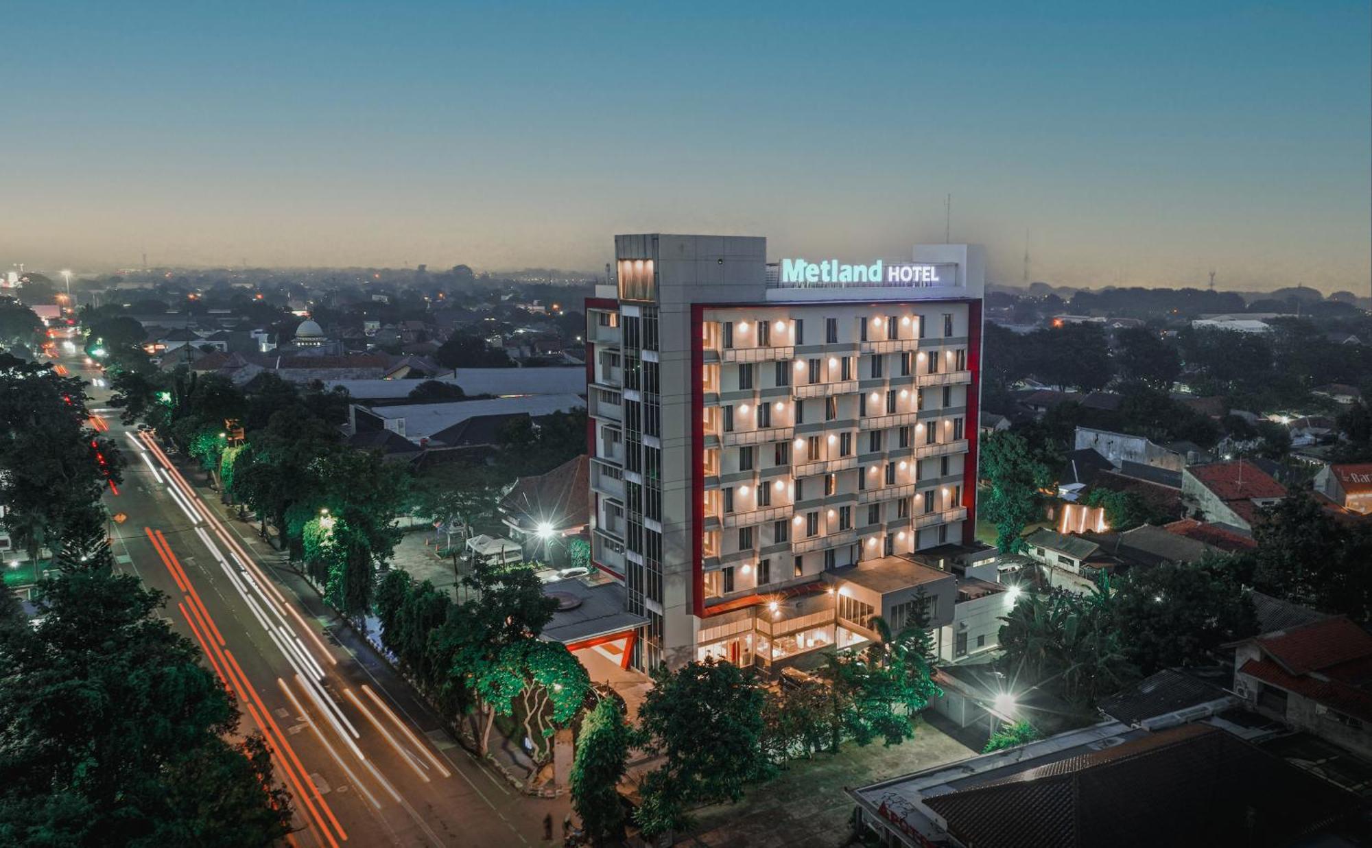 Metland Hotel Cirebon Luaran gambar