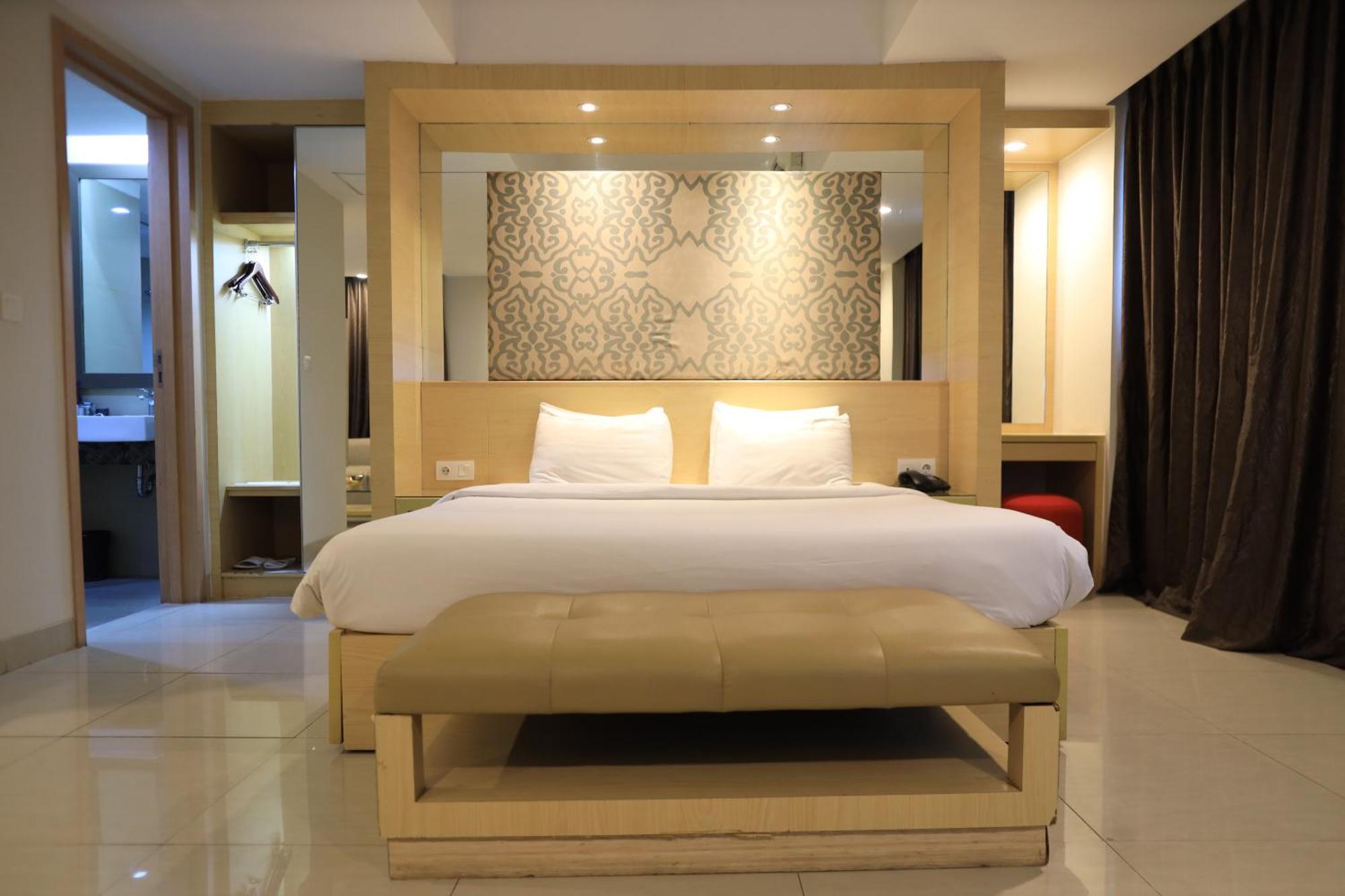 Metland Hotel Cirebon Luaran gambar