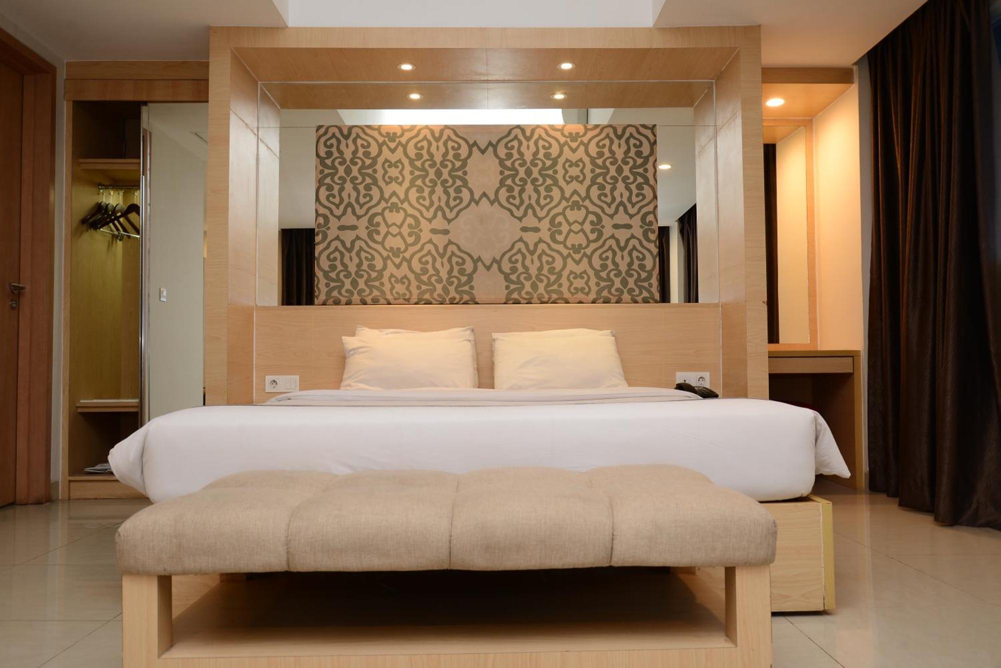 Metland Hotel Cirebon Luaran gambar