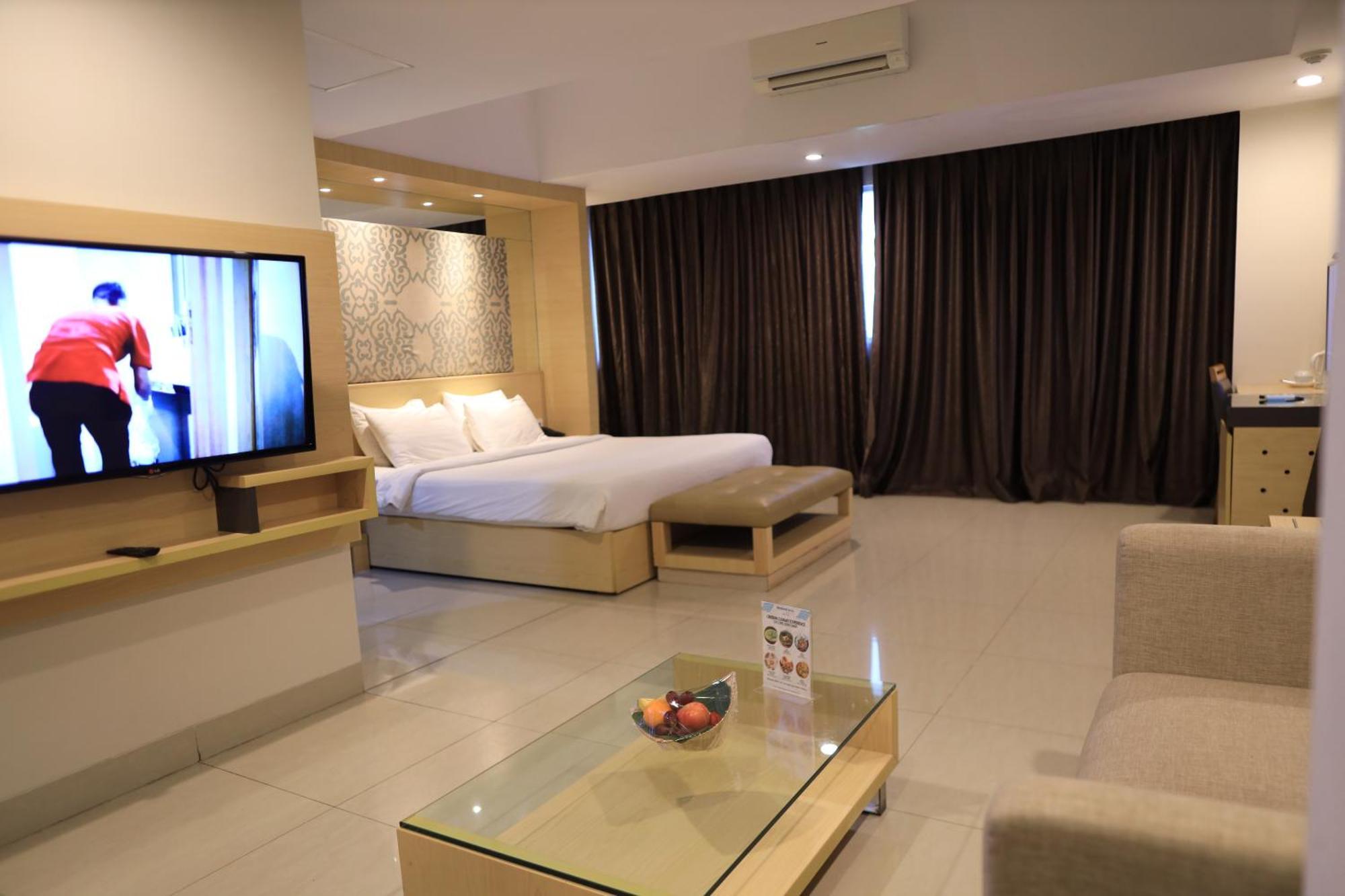 Metland Hotel Cirebon Luaran gambar