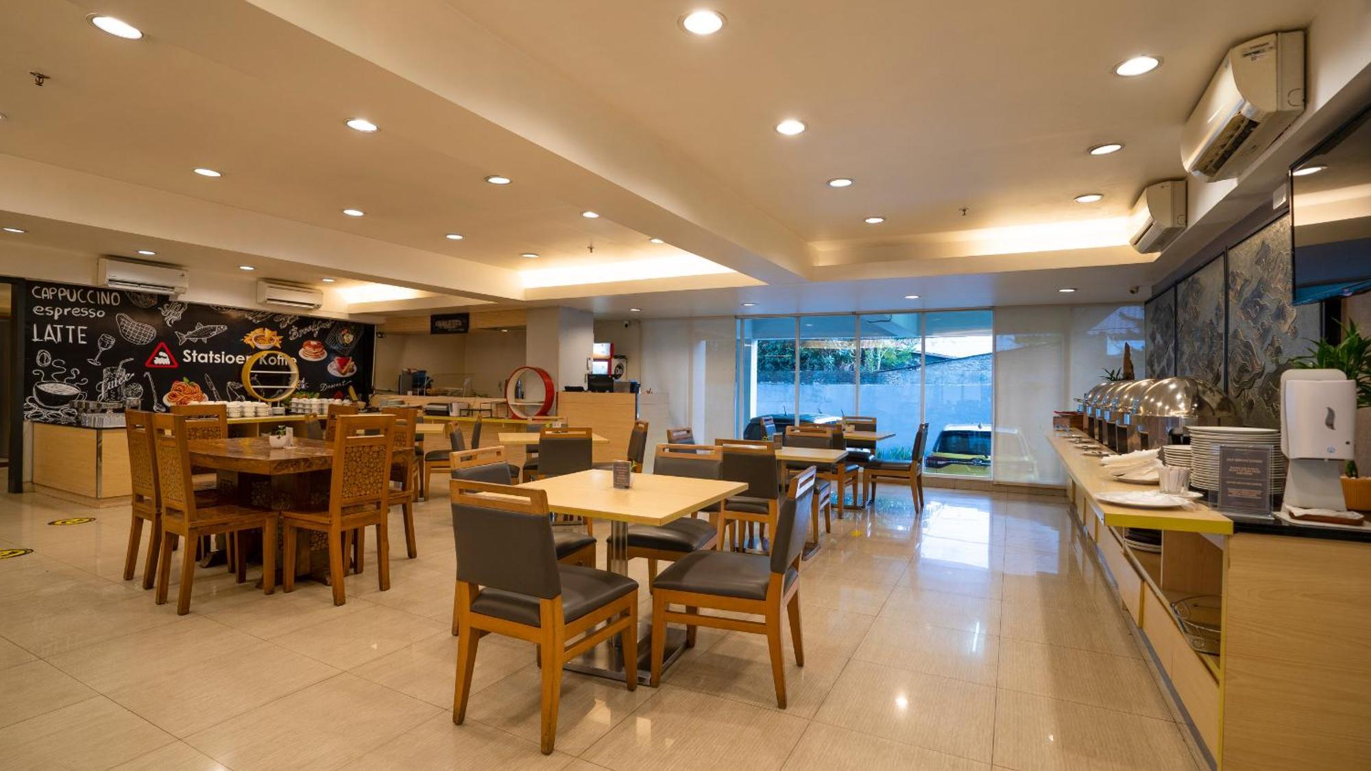 Metland Hotel Cirebon Luaran gambar