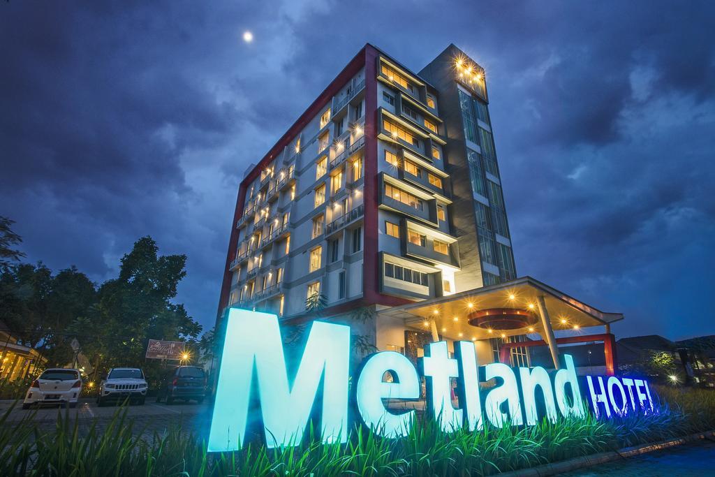 Metland Hotel Cirebon Luaran gambar